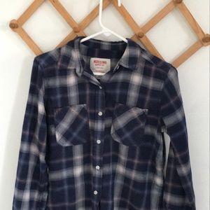 Plaid button down top. Size small. Boyfriend fit